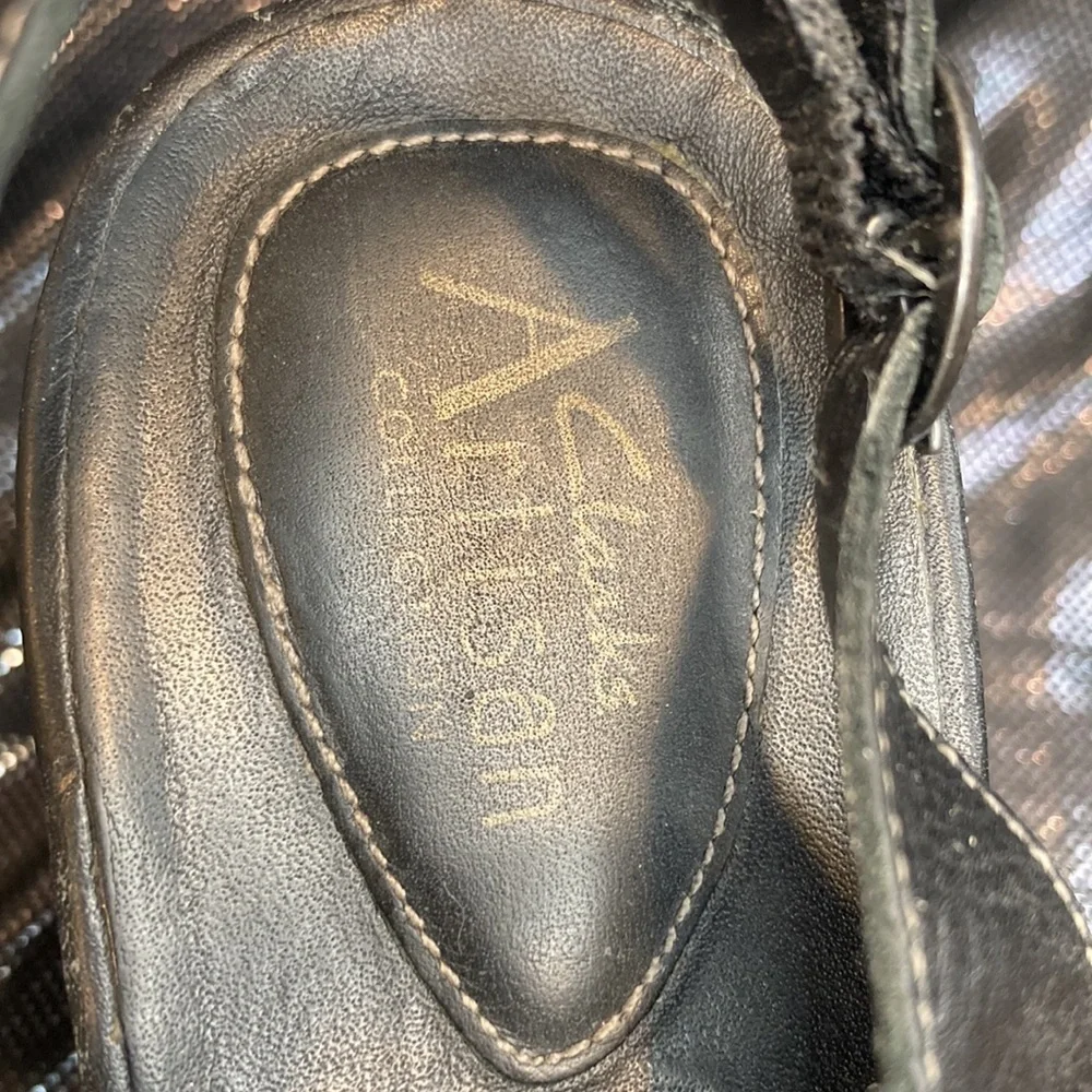 Clarks Artisan black size 10 heels. Leather is soft and supple.  Fc‎ 2